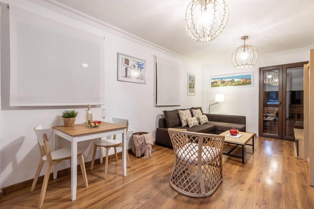 Apartamento Con Terraza A 4 Minutos De La Catedral Granada Exterior foto